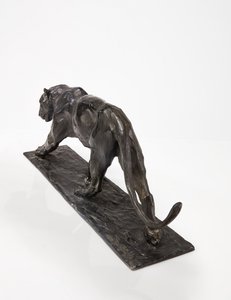 Pantteri kävelee, takajalka kohotettuna, n.1904 (patinoitu pronssi)