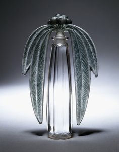 Bouchon Eucalyptus, nro 507, n. 1919 (kirkas, himmeä ja vihreä lasimaalaus) tekijältä Rene Jules Lalique