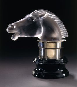 Epsom, n. 1928 (kirkas himmeä lasi) tekijältä Rene Jules Lalique