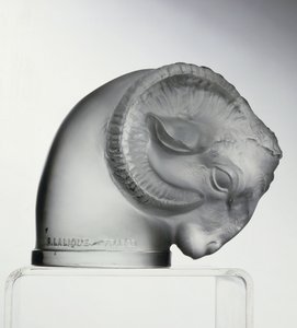 Ramin pää tekijältä Rene Jules Lalique