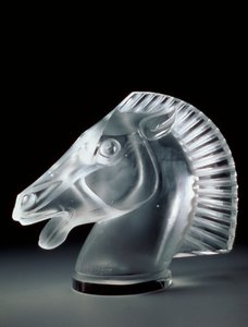 Longchamp jäähdyttimen korkki tekijältä Rene Jules Lalique