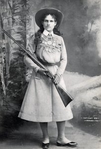 Annie Oakley, pubi. noin 1899 tekijältä Richard Kyle Fox