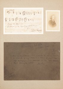 Nimikirjoitusmusiikkilainaus yhdistettynä Carte-de-visite-valokuvaan Wagnerista ja lähteen nuotilla tekijältä Richard Wagner