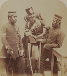 Värikersantit J. Stanton, Kester Knight ja W. Bruce, Royal Sappers and Miners, 1856 (seepiakuva). tekijältä Robert Howlett