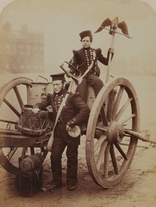 Trumpetistit Gritten ja Lang, Royal Artillery, 1856 (seepiakuva) tekijältä Robert Howlett