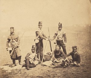Englantilainen jalkaväki kokoaa aseet pinoon. tekijältä Roger Fenton