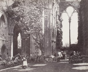 Sisätila: Tintern Abbey tekijältä Roger Fenton