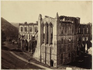 Rievaulx Abbey, North Transept tekijältä Roger Fenton