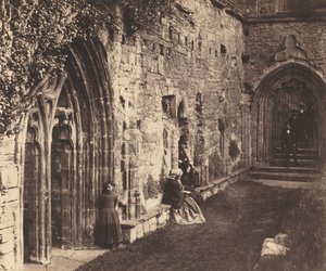 The Cloisters, Tintern Abbey, 1854. tekijältä Roger Fenton
