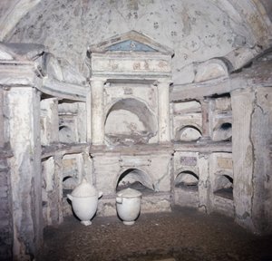 Columbarium - Pomponis Hylaxin hauta tekijältä Roman