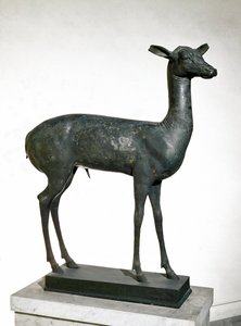 Hirvi (pronssiveistos tekijältä Roman