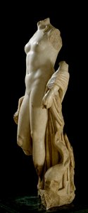Diana, 2. vuosisadalla (marmoriveistos) tekijältä Roman