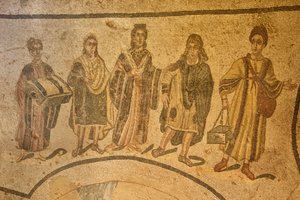 Sisäänkäynti lämpökeskukseen, lattiamosaiikki, Villa Romana del Casale, Piazza Armerina, Sisilia, Italia (kuva) tekijältä Roman