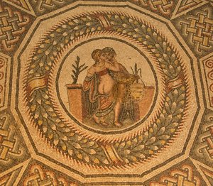 Eroottinen lattiamosaiikki, Villa Romana del Casale, Piazza Armerina, Sisilia, Italia (kuva) tekijältä Roman