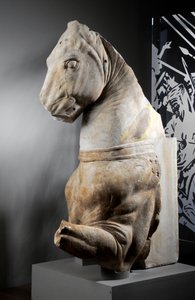 Hevosen etuosa, n. 75-25 eKr. (marmori) tekijältä Roman