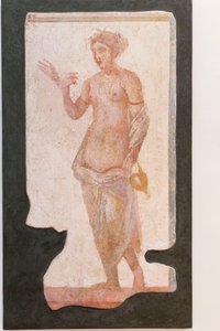 Tyttö laatikon kanssa, Pallavicini Rospigliosi -kokoelma, noin 200 jKr, l. 103420 (tuore) tekijältä Roman