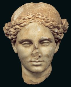 Apollo Sauroktonoksen (liskotapja) päällikkö, kopio 4. vuosisadan Praxitelesin kreikkalaisesta pronssista, joka löydettiin Kifissiasta (marmorista) tekijältä Roman