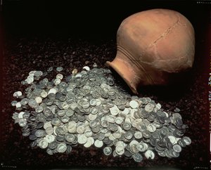 Purkki, jossa oli aarre roomalaisia hopearahoja Falkirkista, 3. vuosisadan puolivälistä jKr. tekijältä Roman