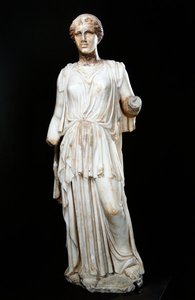 Kore (marmori) tekijältä Roman
