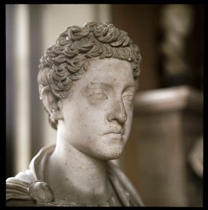 Keisari Commoduksen marmorinen rintakuva (veistos, 2. vuosisata) tekijältä Roman