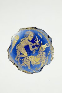 Medallion with Hercules, alaston, oikea polvi Cerynian polttarella