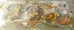 Nereides ja Bythos, House of Aion, Paphos, Kypros (mosaiikki) tekijältä Roman