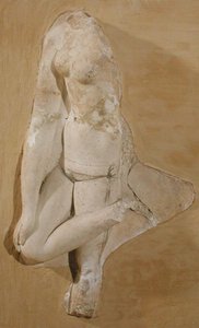 Reliefi, joka kuvaa naisen ruumista, Tunisia (stukki) tekijältä Roman