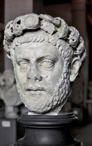 Roomalainen taide: Diocletianuksen (Gaius Aurelius Valerius Diocletianus, 245-316), Rooman keisarin 284-305 rintakuva. Marmoriveistos. Istanbul, arkeologinen museo. tekijältä Roman
