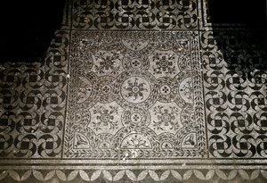 Roomalainen taide: yksityiskohta maan mosaiikeista Villa Adrianassa (Villa d