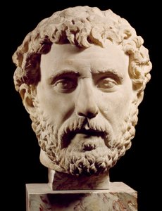 Roomalainen taide: roomalaisen jyrkän Antoninus Piuksen (138-161 jKr) rintakuva Pariisi, Louvre-museo tekijältä Roman