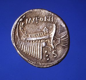 Hopeakolikko, joka edustaa keittiötä, 91 jKr. tekijältä Roman