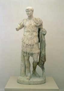 Keisari Trajanuksen patsas (n. 53-117) Antoninuskausi, n. 120 jKr (pentelilainen marmori) tekijältä Roman