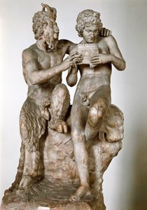 Huilua opettavan Panin patsas on hänen eromene, paimen Daphnis 1. vuosisadalla eKr. Roomalainen marmoriveistos kreikkalaisen alkuperäisen mukaan. Napolin kansallinen arkeologinen museo - Pan ja Daphnis (tai Olympus). Roomalainen kopio hellenistisen veistok tekijältä Roman
