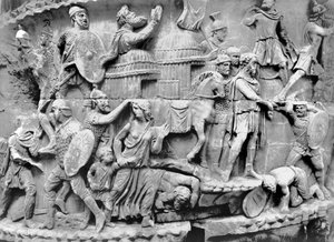 Keisari saapumassa kylään sen potkimisen aikana, yksityiskohta Marcus Aureliuksen pylväästä, 180-196 jKr (marmori) (m/v kuva) tekijältä Roman