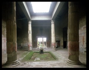 Hopeahäiden talon impluviumi tekijältä Roman