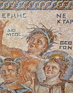 Hermeksen esittely Dionysoksen vauvasta. Yksityiskohta Hermes, Nectar ja Theogen, House of Aion, Paphos, Kypros mosaiikki tekijältä Roman