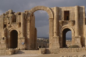 Näkymä Riemukaarille, rakennettu noin 129 jKr tekijältä Roman