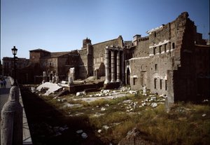 Näkymä Augustuksen foorumilta (valokuva) tekijältä Roman