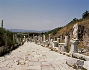 Näkymä Curetes-kadulta kohti Celsuksen kirjastoa. tekijältä Roman