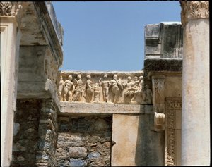 Näkymä Hadrianuksen temppelistä tekijältä Roman