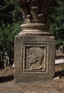 Arkkitehtoninen elementti, korkea keisarillinen aika (27 jKr - 395 eKr.) tekijältä Roman Imperial Period