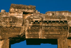 Bacchuksen temppeli, yksityiskohta ovikatosta, korkea keisarillinen aika 27 eKr.-395 jKr kuva tekijältä Roman Imperial Period