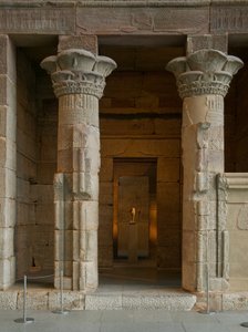 Dendurin temppeli, n. 10 eKr. (aeolian hiekkakivi) tekijältä Roman Period Egyptian