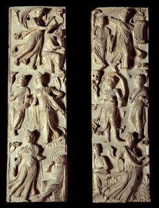 Muinainen Rooma: veistetty norsunluun diptyykki, joka edustaa kuutta muusaa ja kuutta runoilijaa (tai filosofia). 5. vuosisadalla JC:n jälkeen. Pariisi, Louvre-museo tekijältä Roman Roman