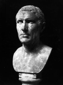 Marcus Claudius Marcelluksen (n. 268-208 eKr.) rintakuva (marmori) tekijältä Roman Roman