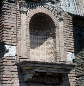 Casa del Laraire (Lararium) Ostiassa (Ostia), Rooman läheisyydessä. tekijältä Roman Roman