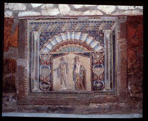 Neptunus ja amfitriitti. Seinämosaiikki Casa di Nettuno e Amphitriten trikliniumista, 5. vuosisadalta eKr. - 1. vuosisadalta jKr. tekijältä Roman Roman
