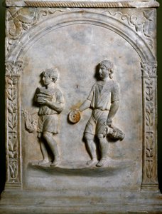Roomalainen taide: hautaalttari kuvaa kahta palvelijaa, jotka kantavat uhrattavia esineitä. Matala helpotus. Rooma, Museo Nazionale Romano tekijältä Roman Roman