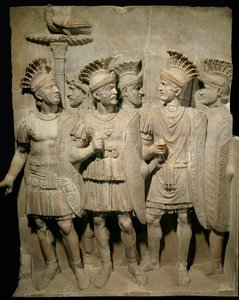 Roomalainen taide: marmorireliefi, joka edustaa Pretorian vartijaa, legioonaareja ja eliittisotilaita, Dim. 1,62x1,26 m - Pariisi, musee du Louvre - Pretorian Guard, legioonaareja ja eliittisotilaita - Marmorireliefi tekijältä Roman Roman