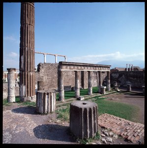 Roomalainen taide: Näkymä Apollon temppelistä Pompejin arkeologisella paikalla (4. vuosisata eKr. - 2. vuosisata eKr.) Italia tekijältä Roman Roman